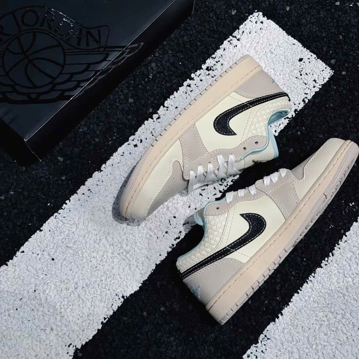 JRDN 1 LOW ‘SANDDRIFT GLACIER BLUE’