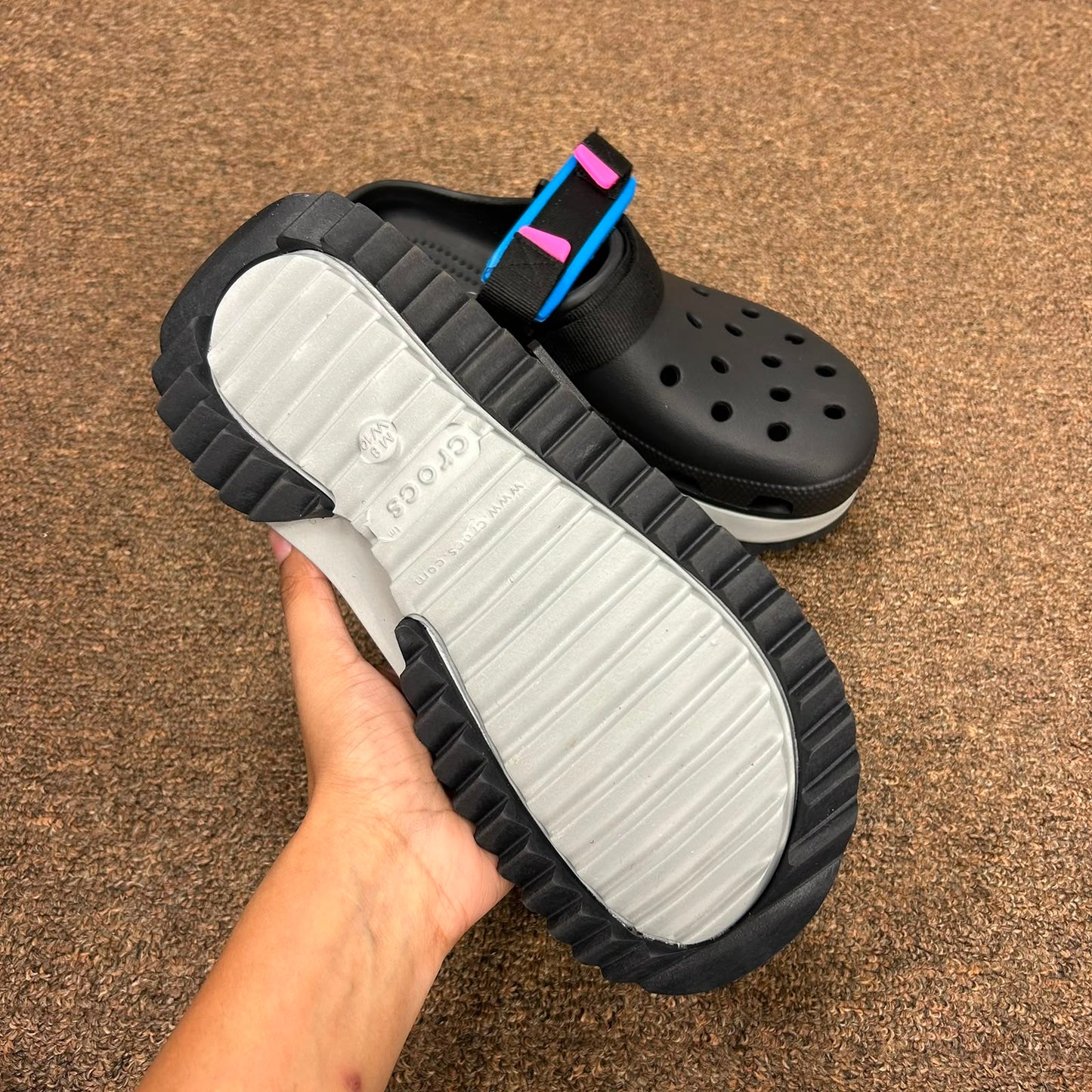 HIKR-CLOGS-BLACK