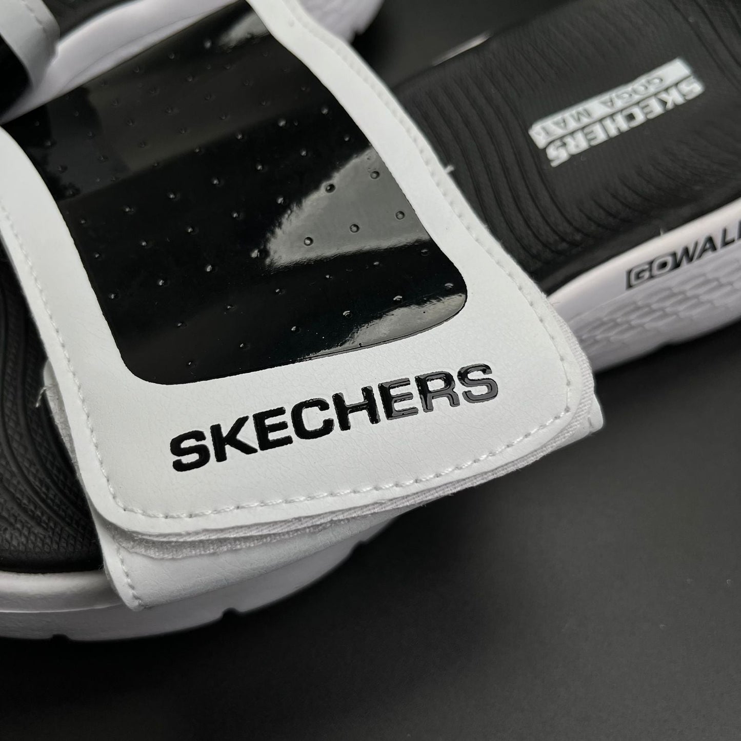 SKCHRS-GWALK-SLIDES-WHITE