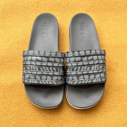 ADIDS-PRINTED-ADILETTE-SLIDES (GREY)