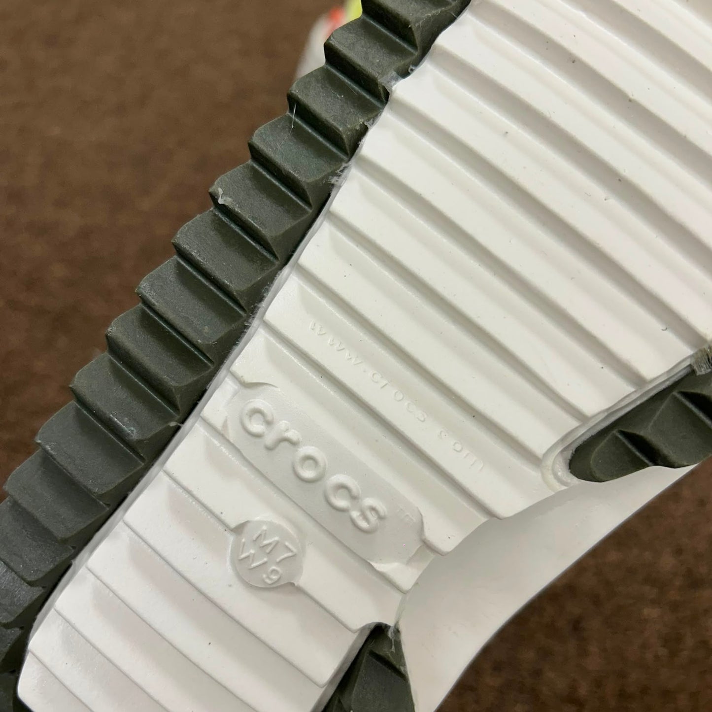 HIKR-CLOGS-WHITE