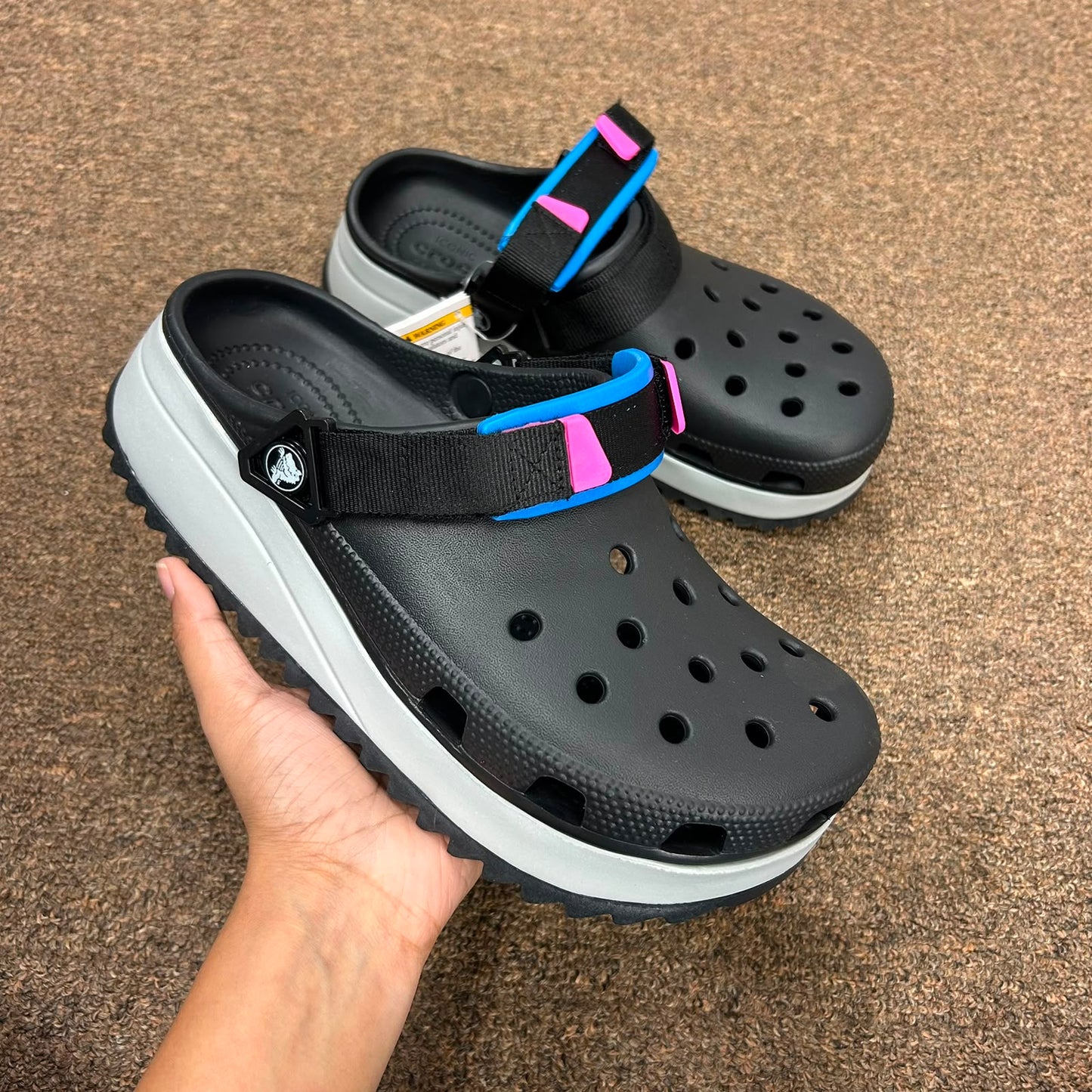 HIKR-CLOGS-BLACK